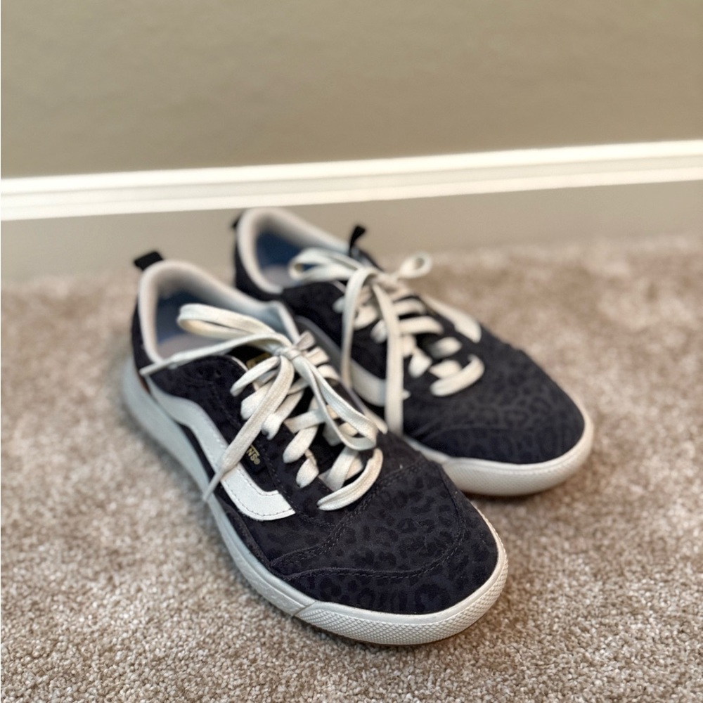 Vans Ultra- Range Black and White Leopard Sneakers